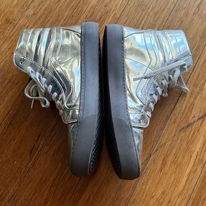 RARE VANS SK8-HI "METALLIC
SILVER” 2016